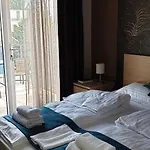 Garden Club Panzio Bed and Breakfast
