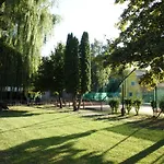Garden Club Panzio Balatonmáriafürdő