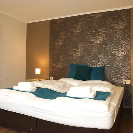 Garden Club Panzio Bed & Breakfast Balatonmáriafürdő