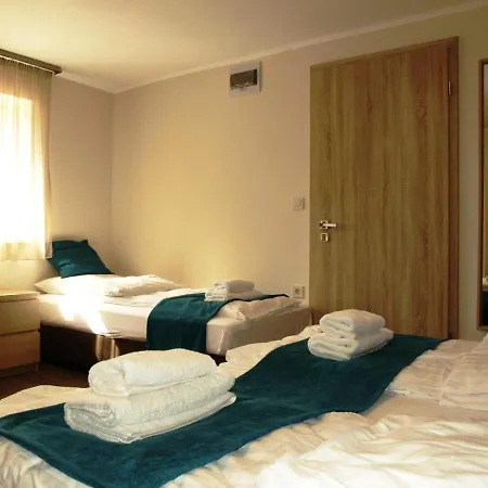 Garden Club Panzio Bed & Breakfast *