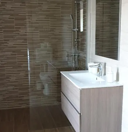 לינה וארוחת בוקר Garden Club Panzio