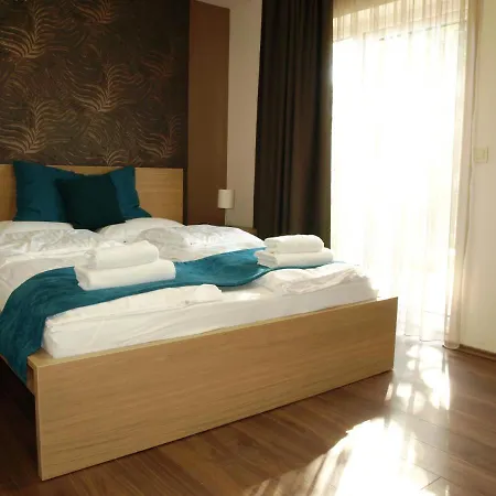 Garden Club Panzio 3*