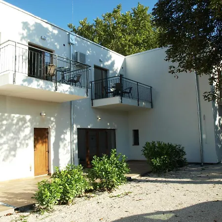 Garden Club Panzio Balatonmariafurdo