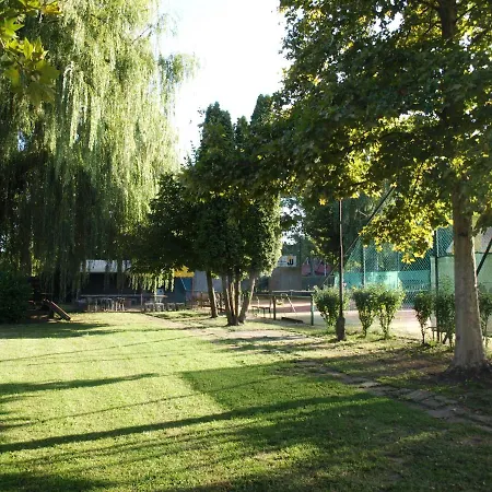Garden Club Panzio * Balatonmáriafürdő