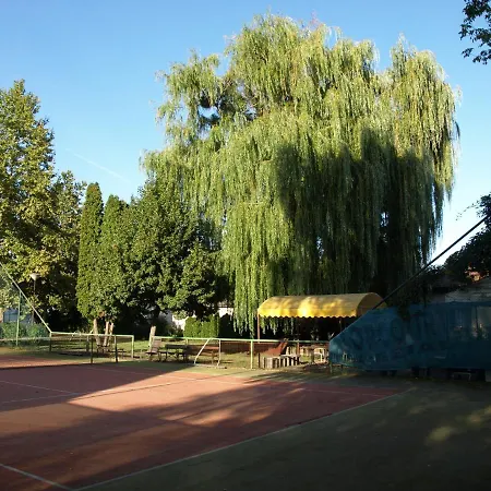 Garden Club Panzio 3* Balatonmáriafürdő