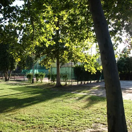 Alojamento de Acomodação e Pequeno-almoço Garden Club Panzió Balatonmáriafürdő