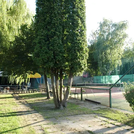 Garden Club Panzio * Balatonmariafurdo