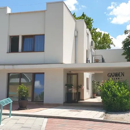 Garden Club Panzio Panzió Balatonmáriafürdő