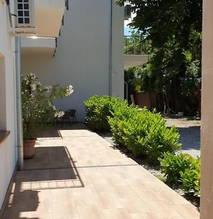 Garden Club Panzió