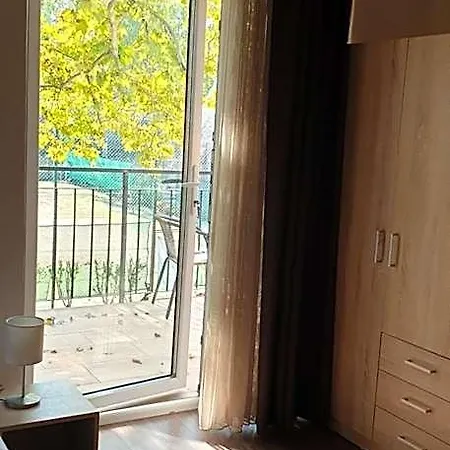 Garden Club Panzió Alojamento de Acomodação e Pequeno-almoço Balatonmáriafürdő