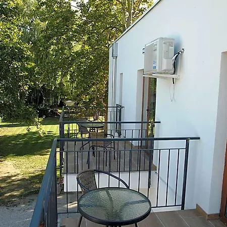 Garden Club Panzio Panzió Balatonmáriafürdő