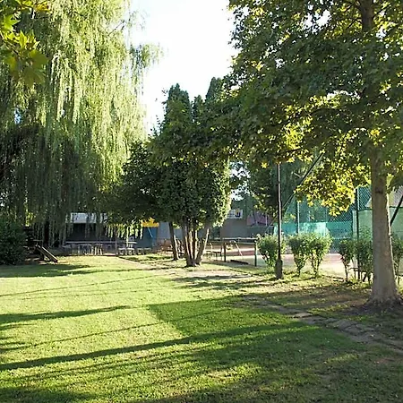 Garden Club Panzio 3* Balatonmáriafürdő