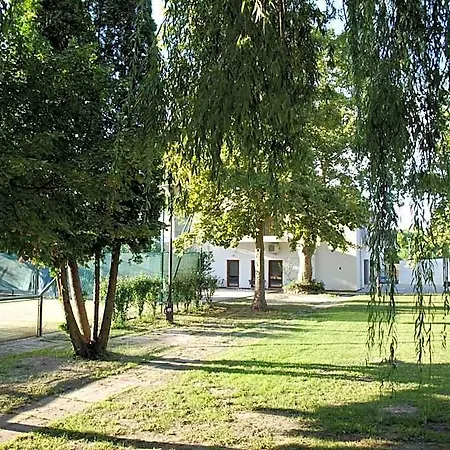 Garden Club Panzio Panzió Balatonmáriafürdő
