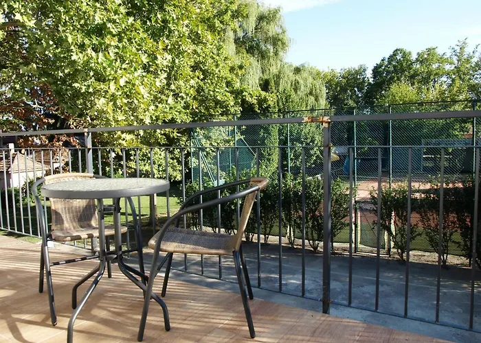 Garden Club Panzio 3* Balatonmariafurdo