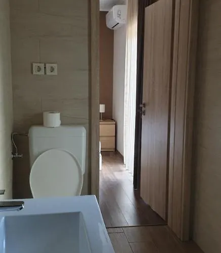 Bed & Breakfast Garden Club Panzio 3*