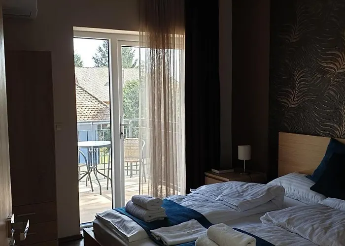 Garden Club Panzio Bed and Breakfast Balatonmáriafürdő