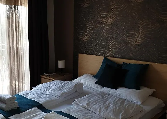 Bed & Breakfast Garden Club Panzio Balatonmariafurdo