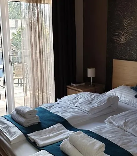 Garden Club Panzio Bed & Breakfast