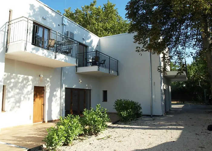 Garden Club Panzio 3*