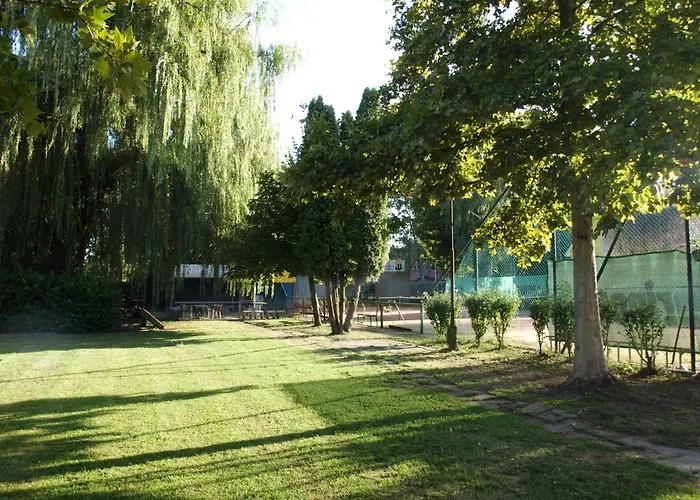 Garden Club Panzió 3* Balatonmáriafürdő