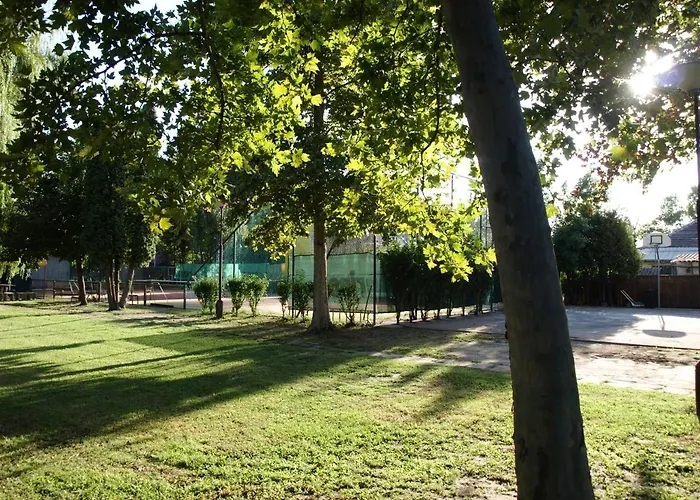 Alojamento de Acomodação e Pequeno-almoço Garden Club Panzió Balatonmáriafürdő