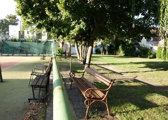 Garden Club Panzio 3* Balatonmariafurdo