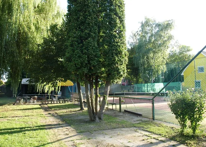 Garden Club Panzio 3* Balatonmariafurdo