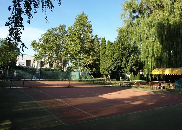 Garden Club Panzio 3* Balatonmariafurdo