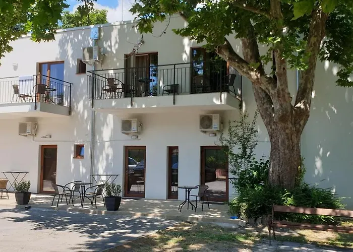 Bed & Breakfast Garden Club Panzio 3*