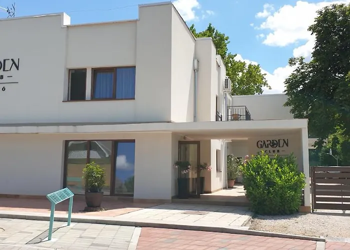 Garden Club Panzio Bed and Breakfast Balatonmáriafürdő
