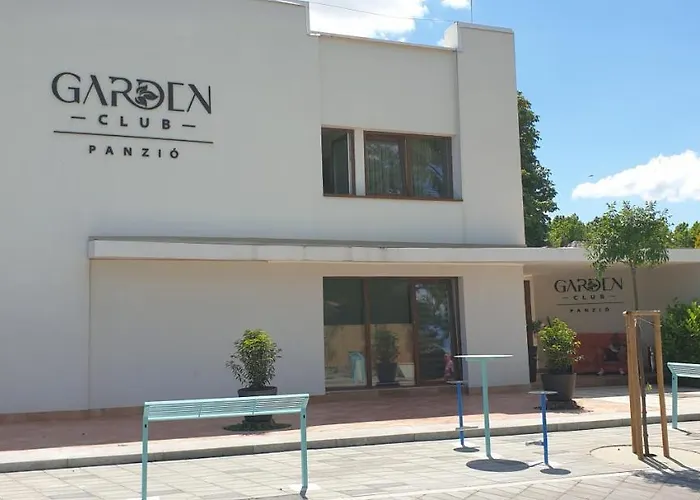 Garden Club Panzio 3*