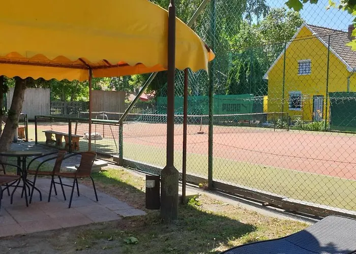 Garden Club Panzio Bed & Breakfast Balatonmariafurdo