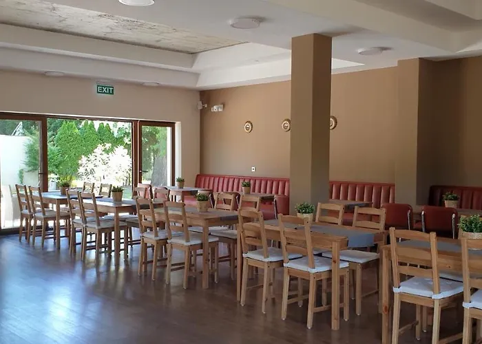 Bed and Breakfast Garden Club Panzio