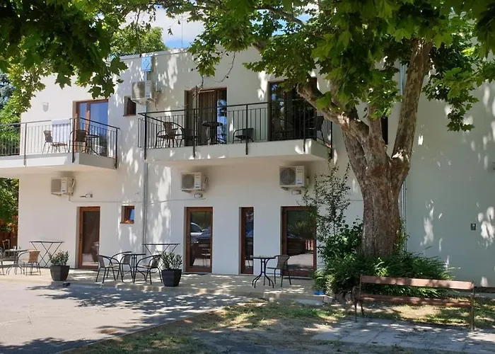 Bed and Breakfast Garden Club Panzio 3*